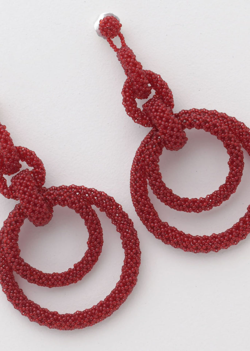 ARETES CINCO AROS CADENA ROJO CEREZA