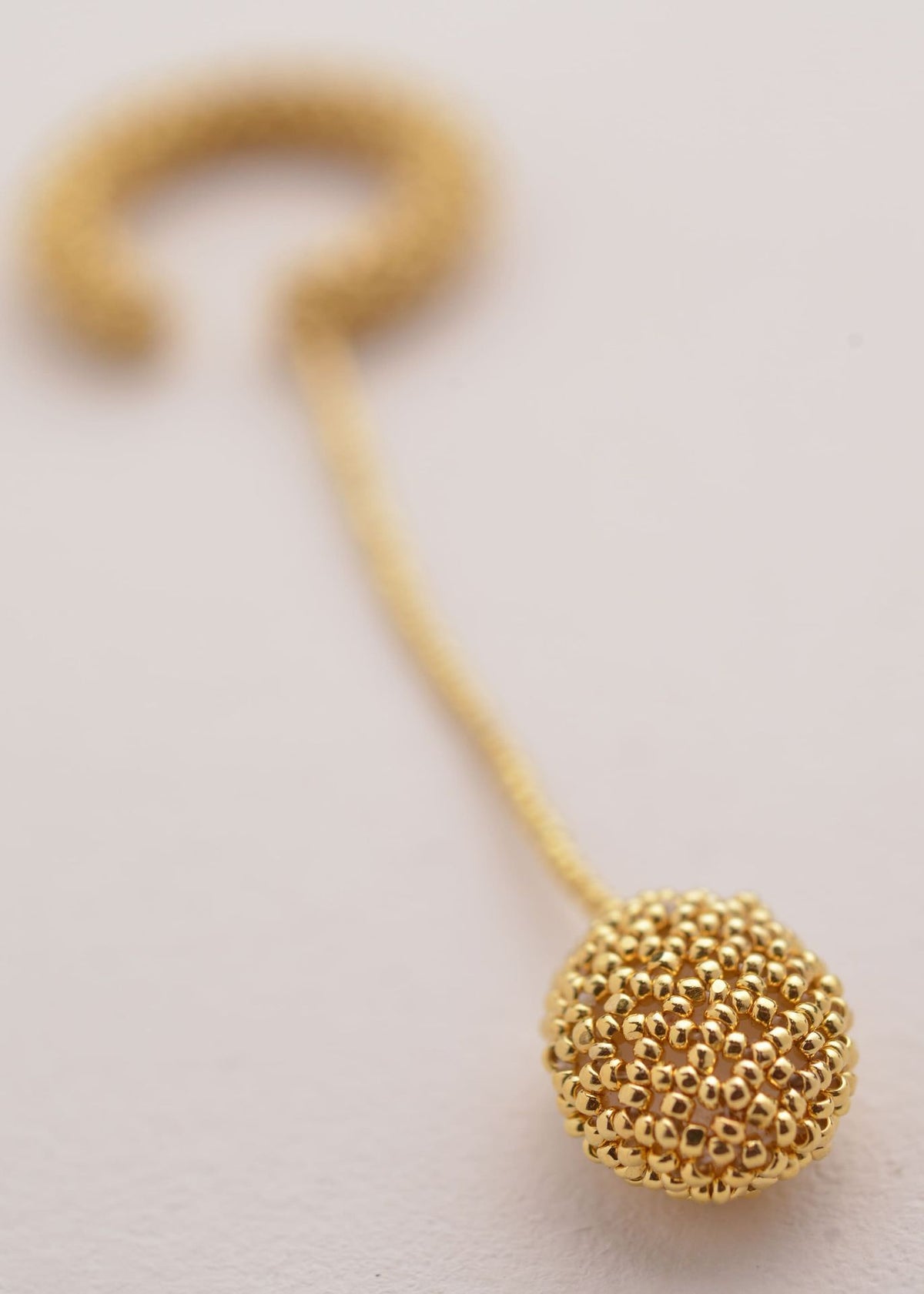 EARCUFF SENCILLO TAWARI ORO