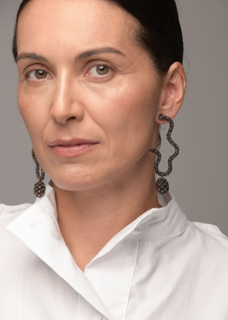 ARETES IRREGULARES TAWARI ORO TOPAZ TORNASOL