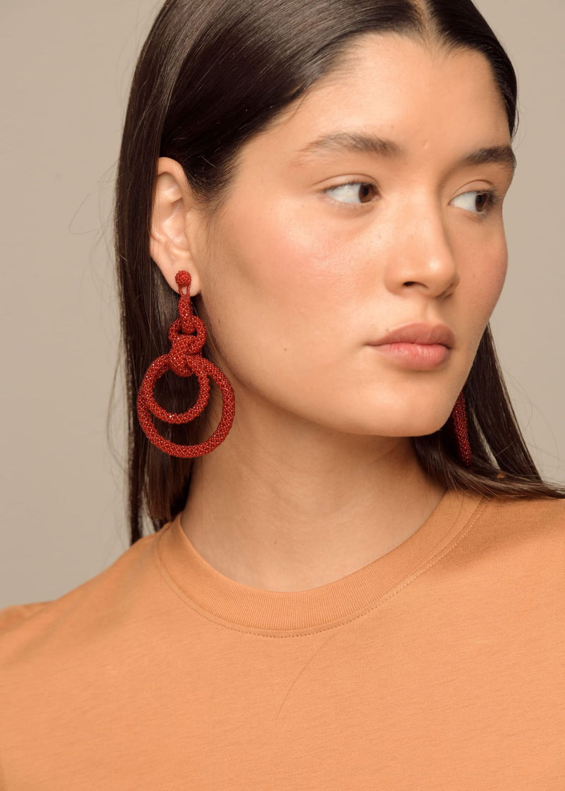 ARETES CINCO AROS CADENA ROJO CEREZA