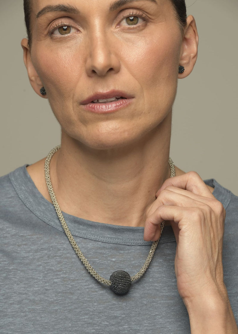 COLLAR VANTA SATEL PLATINO GRIS METALICO