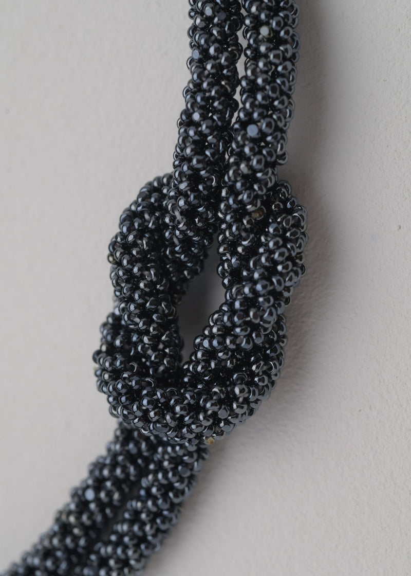 GARGANTILLA NUDO TAWARI GRIS METALICO