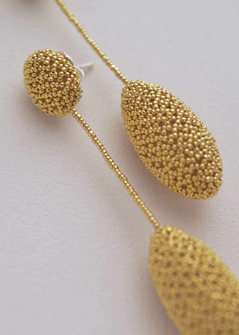 ARETES COLGANTES TAWARI ORO