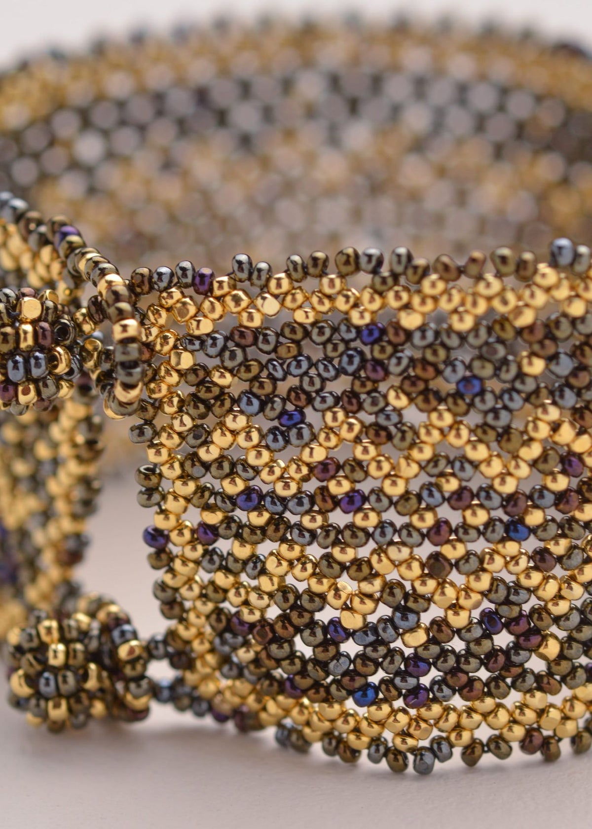 BRAZALETE MARTHA ORO VERDE MILITAR