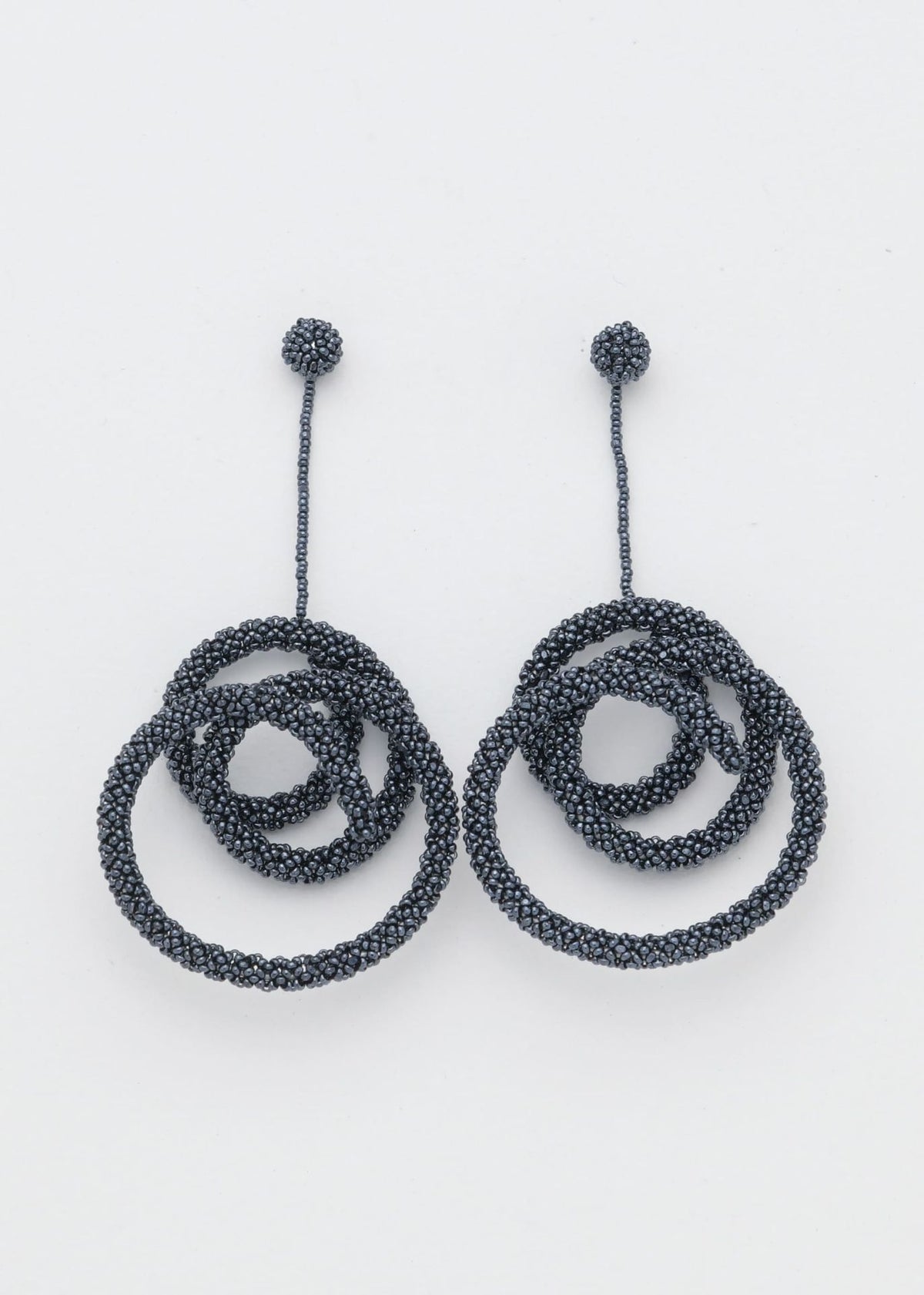 ARETES COLGANTES HAIKURI GRIS METALICO