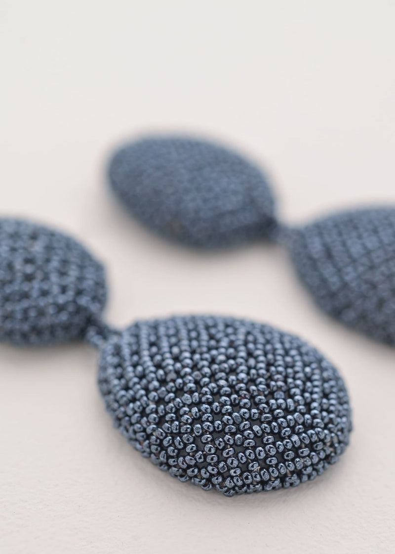 ARETES DOS TAWARI GRIS METALICO
