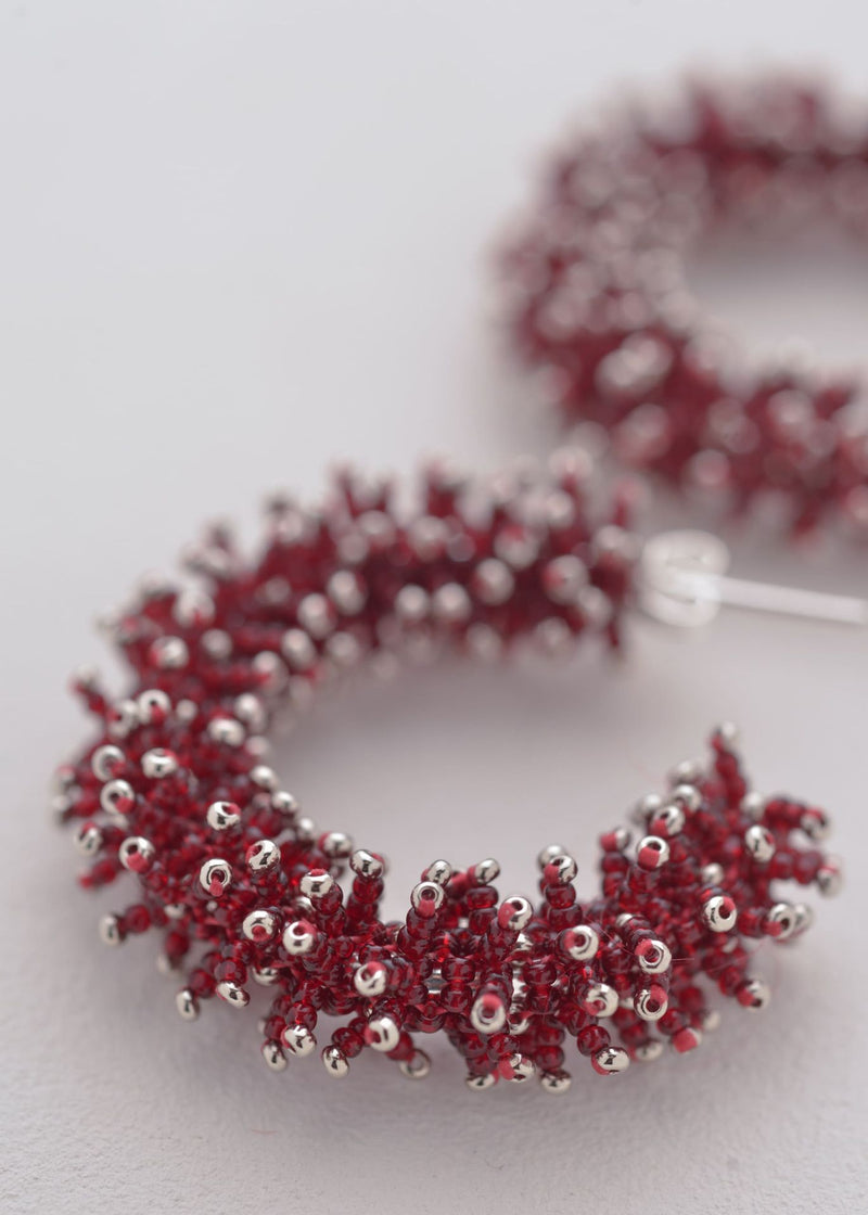 ARRACADAS PICOS KIPURI PLATINO ROJO CEREZA