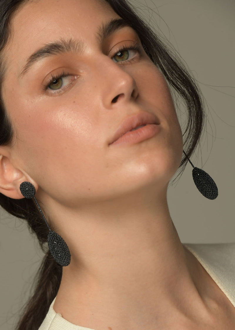 ARETES COLGANTES TAWARI GRIS METALICO