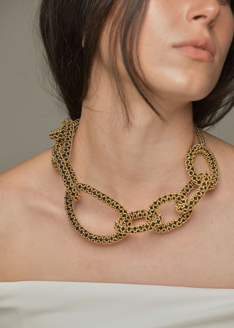 COLLAR HAXUPA NAWI ORO NEGRO