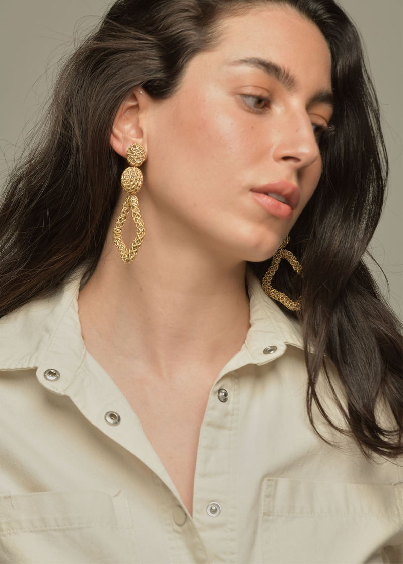ARETES HAUTE TEJIDO ABIERTO TAWARI ORO PLATINO