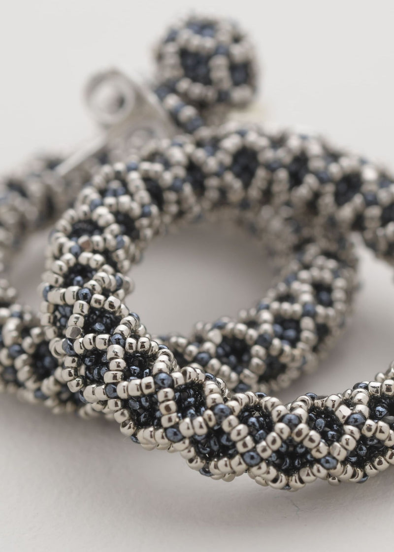 ARETES UN ARO NAWI PLATINO GRIS METALICO