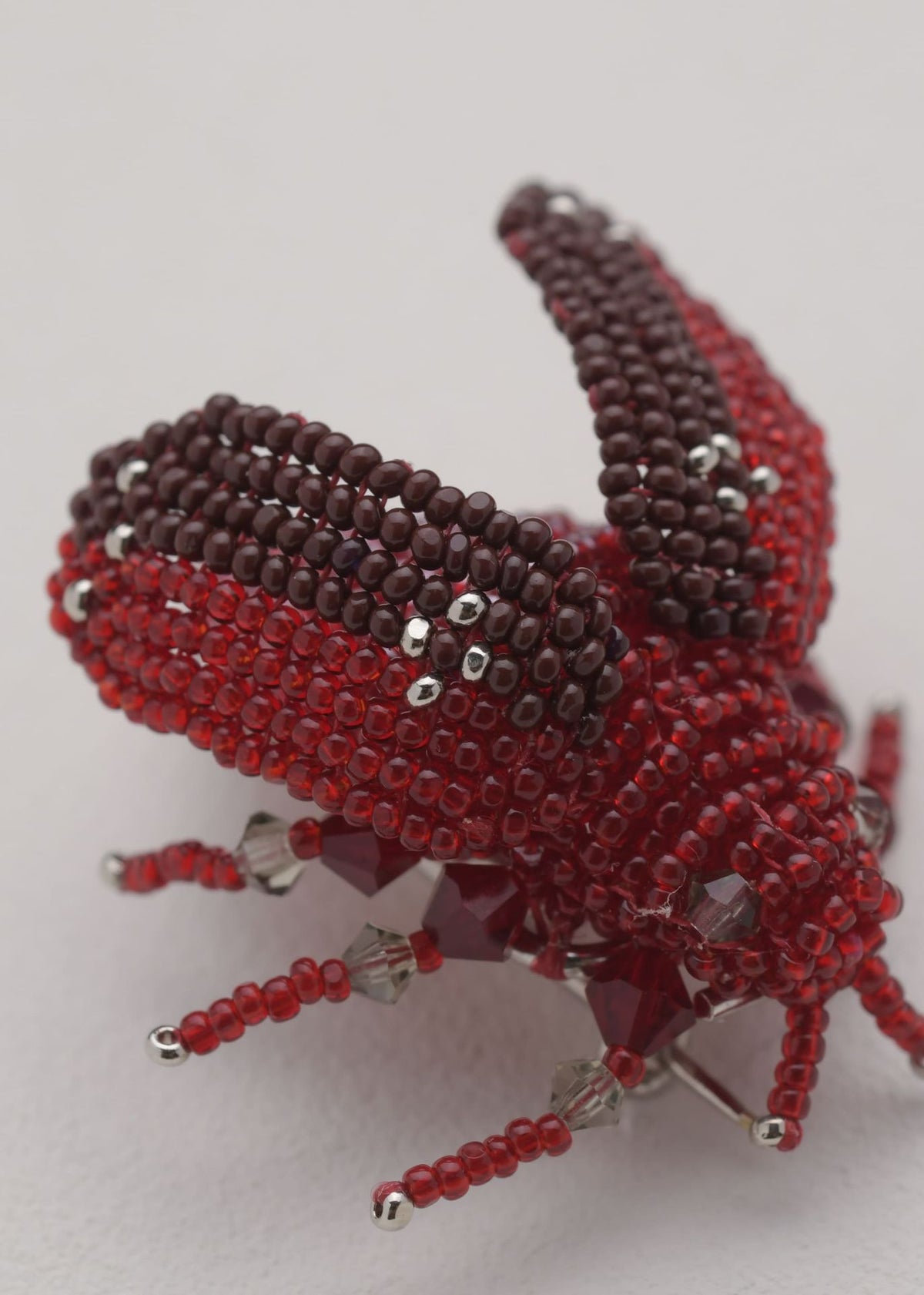 BROCHE MOSCA ROJO CEREZA