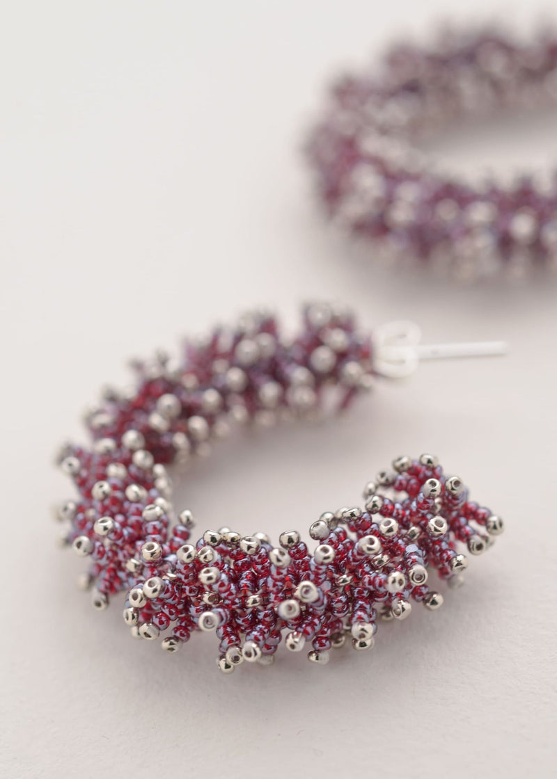ARRACADAS PICOS KIPURI PLATINO TG GARNET LUSTRE
